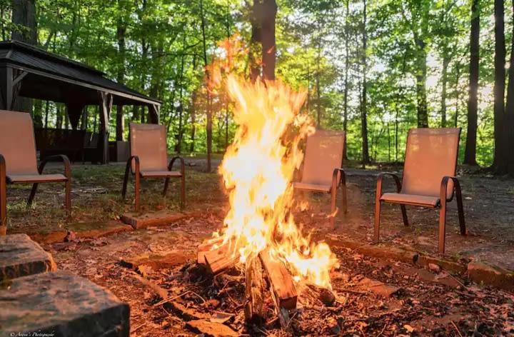 Log Cabin - Natures Oasis - Fire Pit & Gazebo Cleveland Eksteriør bilde