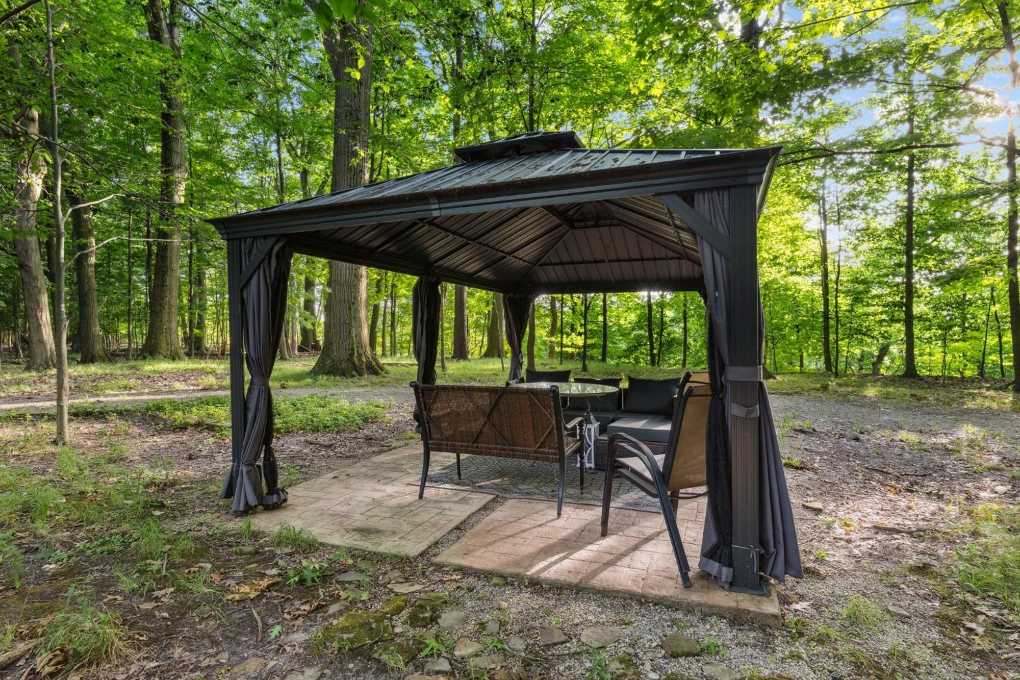 Log Cabin - Natures Oasis - Fire Pit & Gazebo Cleveland Eksteriør bilde